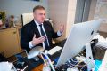 Председатель комитета Законодательного Собрания Ростовской области по экономической политике, генеральный директор «Агентства инвестиционного развития Ростовской области» Игорь Бураков вместе с замминистра экономического...