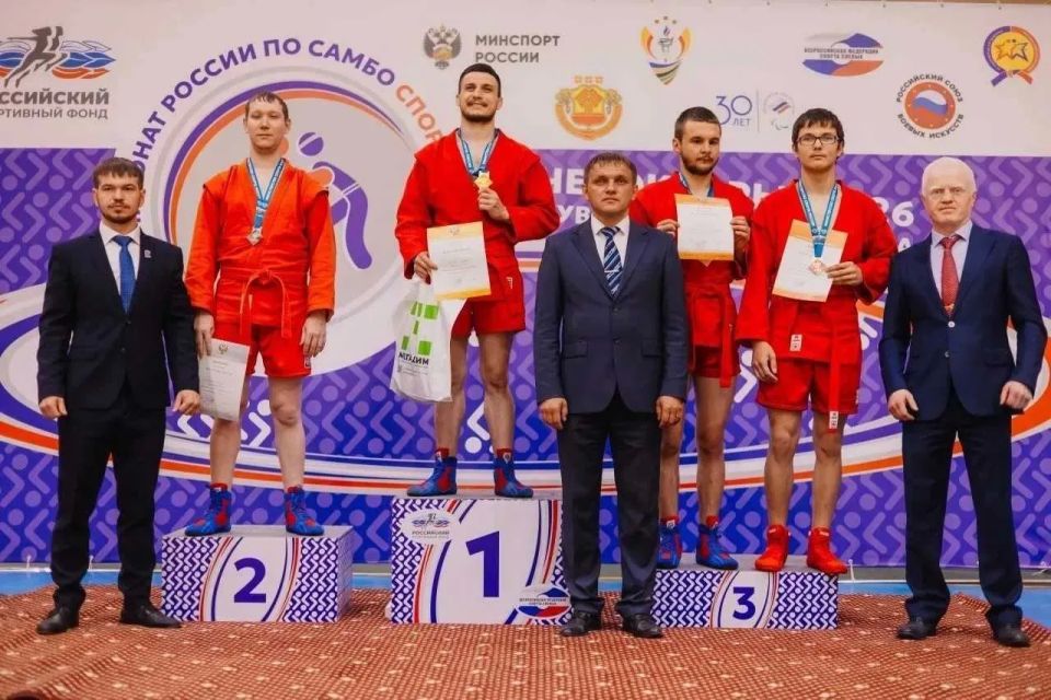 Очередная победа на крупных соревнованиях принесли ростовскому студенту РИНХа Андрею Демидову шанс стать чемпионом мира по самбо