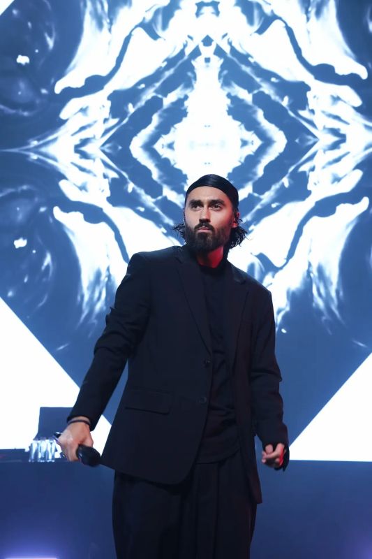 Разыгрываем 2 билета на концерт МОТА