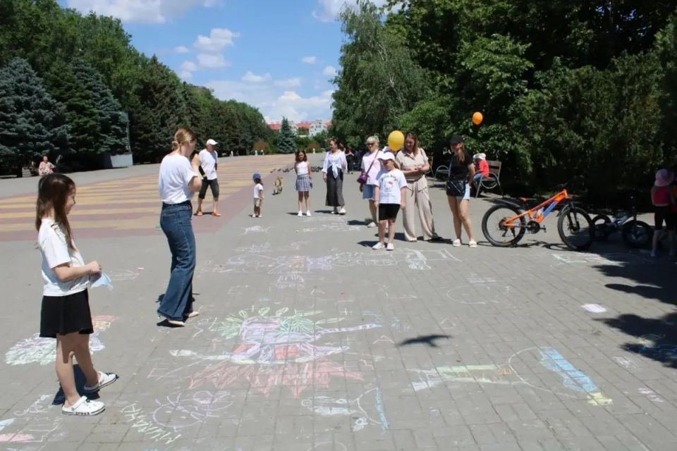 В Батайске читали Александра Пушкина у открытого микрофона В Батайске читали Александра Пушкина у открытого микрофона