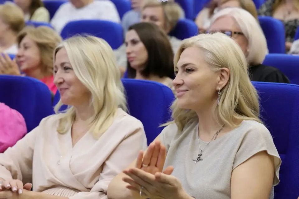 Юрий Слюсарь: Сегодня мы чествуем людей одной из самых милосердных профессий Юрий Слюсарь: Сегодня мы чествуем людей одной из самых милосердных профессий