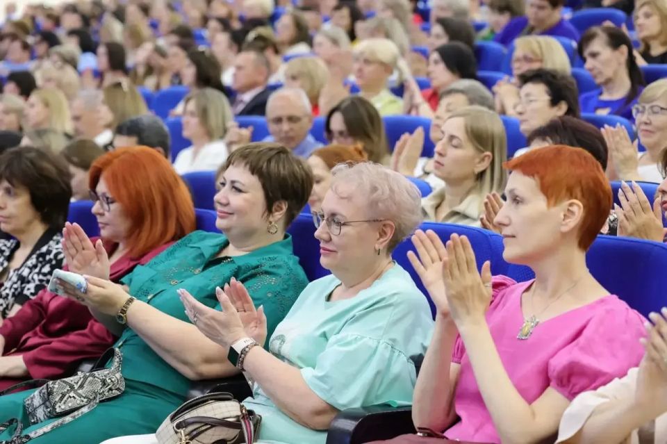 Юрий Слюсарь: Сегодня мы чествуем людей одной из самых милосердных профессий Юрий Слюсарь: Сегодня мы чествуем людей одной из самых милосердных профессий