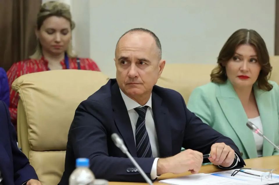 Юрий Слюсарь: Летний профилактический ремонт теплосетей и обеспечение всем необходимым наших аграриев в период посевной и уборочной – одни из главных тем на рабочем совещании с членами правительства и главами муниципалитетов Юрий Слюсарь: Летний профилактический ремонт теплосетей и обеспечение всем необходимым наших аграриев в период посевной и уборочной – одни из главных тем на рабочем совещании с членами правительства и главами муниципалитетов