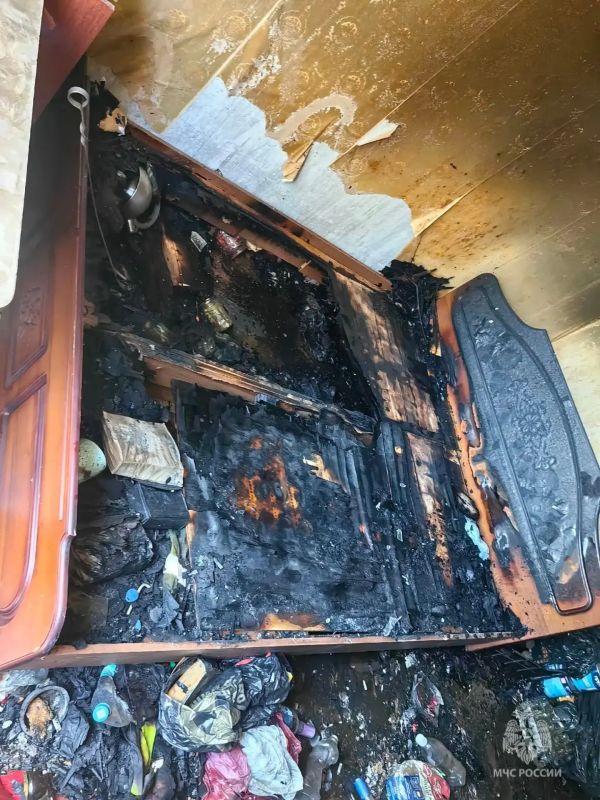Причиной пожара, который произошел накануне днем в 9-этажке на ул. 339-й Стрелковой Дивизии, могла стать тлеющая сигарета Причиной пожара, который произошел накануне днем в 9-этажке на ул. 339-й Стрелковой Дивизии, могла стать тлеющая сигарета