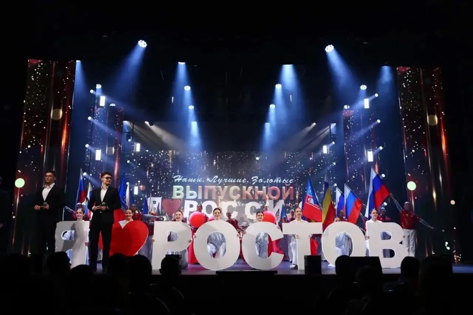 Александр Скрябин: Совсем скоро наши выпускники получат свои аттестаты Александр Скрябин: Совсем скоро наши выпускники получат свои аттестаты