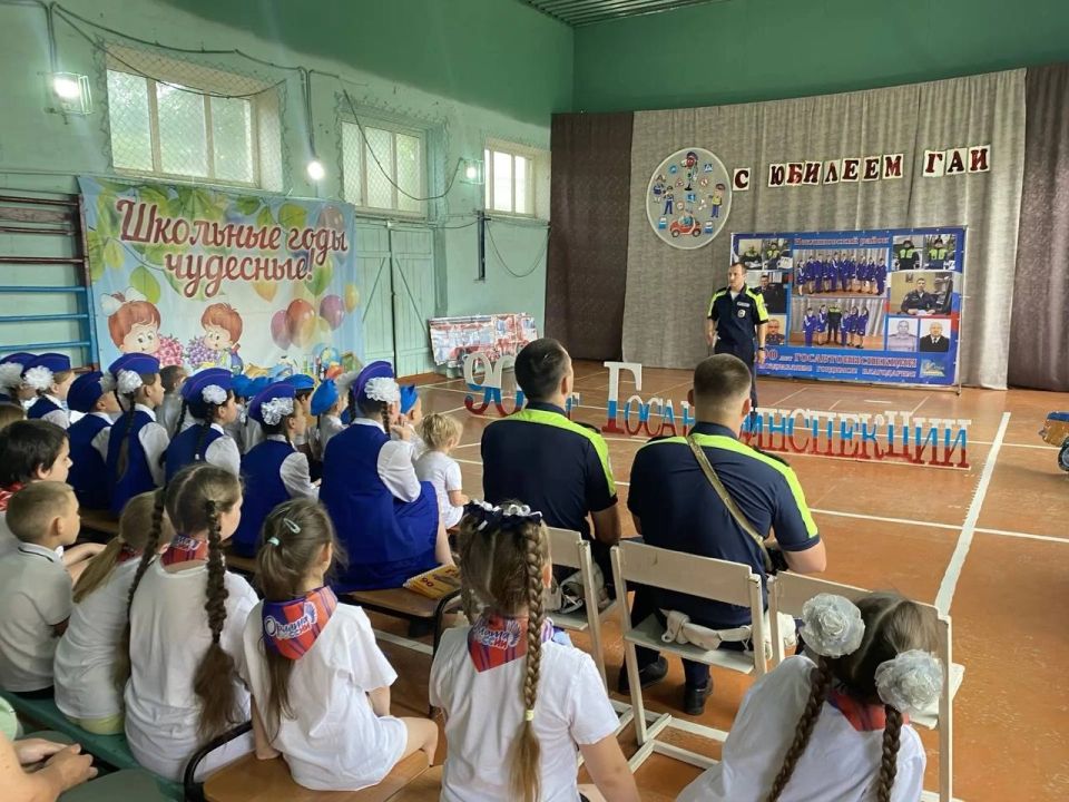 В летнем пришкольном лагере «Улыбка» Ефремовской СОШ состоялось праздничное мероприятие, посвящённое 90-летию Госавтоинспекции В летнем пришкольном лагере «Улыбка» Ефремовской СОШ состоялось праздничное мероприятие, посвящённое 90-летию Госавтоинспекции