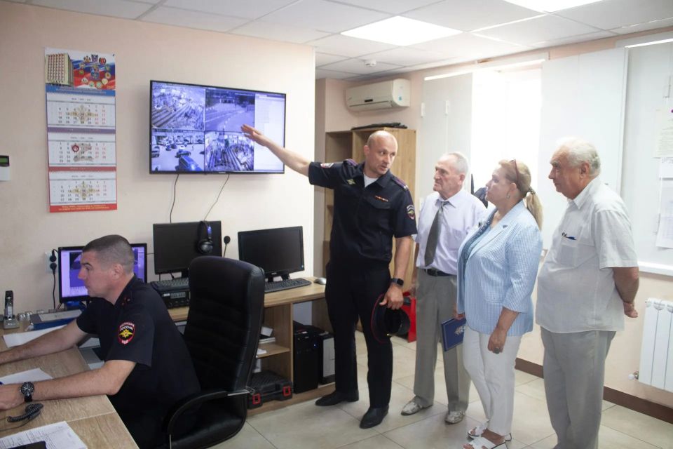 В целях осуществления общественного контроля за деятельностью органов внутренних дел представители Общественного совета при Ростовском линейном управлении МВД России на транспорте провели акцию «Гражданский мониторинг» В целях осуществления общественного контроля за деятельностью органов внутренних дел представители Общественного совета при Ростовском линейном управлении МВД России на транспорте провели акцию «Гражданский мониторинг»