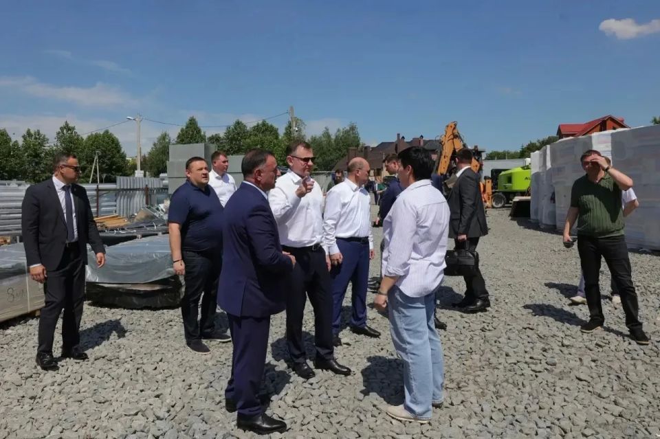 Новую школу откроют к 1 сентября на Вертолетом поле Новую школу откроют к 1 сентября на Вертолетом поле