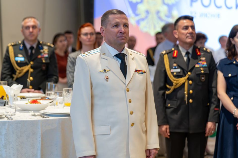 11 июня Посольством Российской Федерации в Азербайджанской Республике был проведён торжественный приём, посвящённый государственному празднику – Дню России 11 июня Посольством Российской Федерации в Азербайджанской Республике был проведён торжественный приём, посвящённый государственному празднику – Дню России