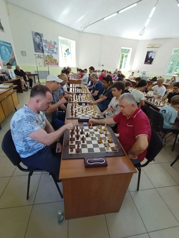 В Новочеркасске прошёл 24-й турнир по быстрым шахматам, приуроченный ко Дню России В Новочеркасске прошёл 24-й турнир по быстрым шахматам, приуроченный ко Дню России