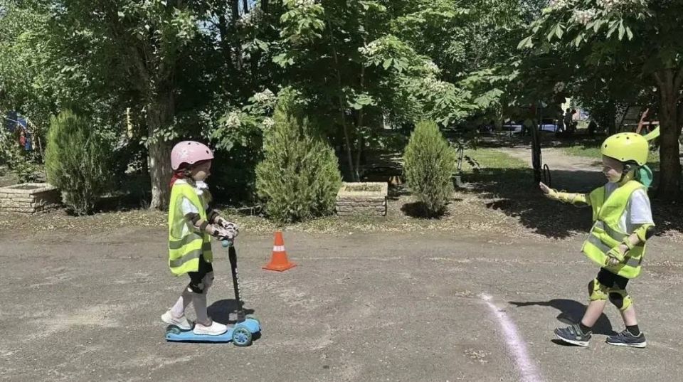 В Миллерово прошел конкурс юных помощников инспекторов движения «Волшебное колесо-2026» В Миллерово прошел конкурс юных помощников инспекторов движения «Волшебное колесо-2026»