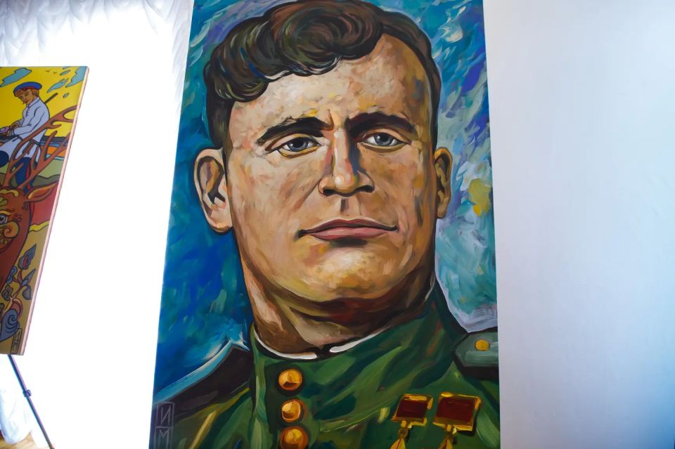 Александр Скрябин: Сегодня вместе с председателем Ростовской-на-Дону городской Думы Лидией Александровной Новосельцевой ознакомились с работами донского художника Максима Ильинова — человека с активной гражданской позицией... Александр Скрябин: Сегодня вместе с председателем Ростовской-на-Дону городской Думы Лидией Александровной Новосельцевой ознакомились с работами донского художника Максима Ильинова — человека с активной гражданской позицией...