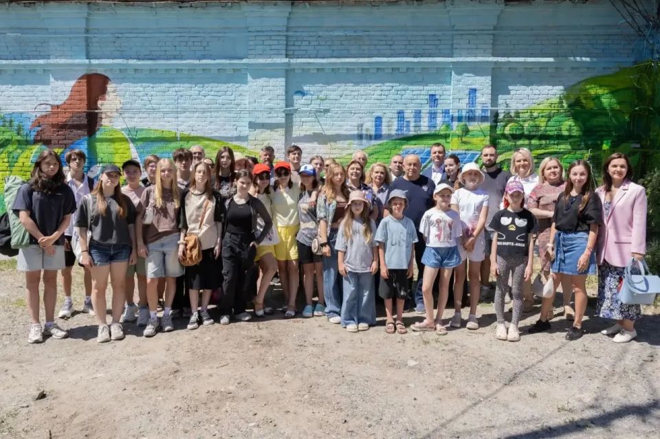 Александр Скрябин: В парке им. М. Горького появился новый экологический мурал «Сберегаем вместе» Александр Скрябин: В парке им. М. Горького появился новый экологический мурал «Сберегаем вместе»