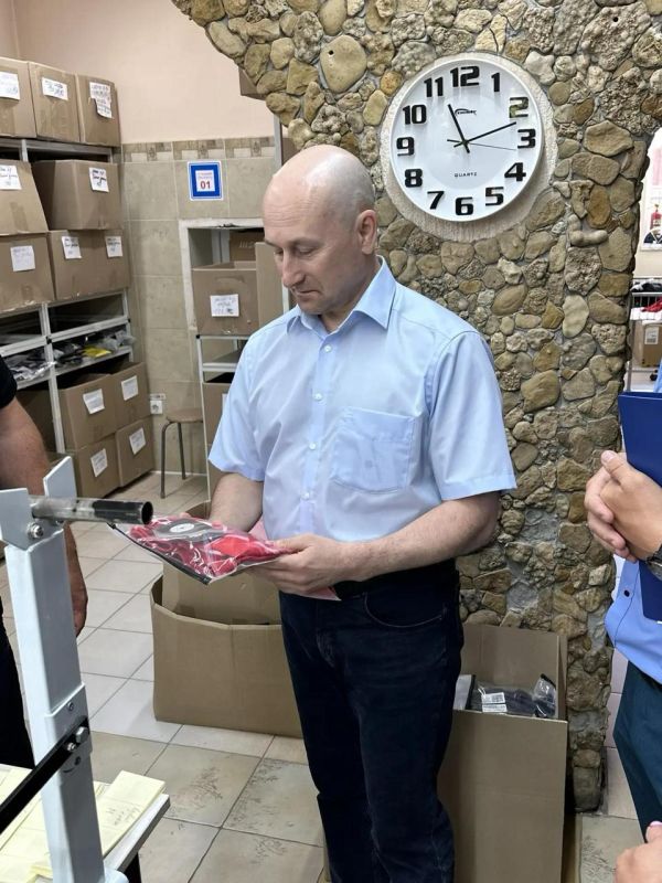 Николай Стариков: Сегодня вместе с коллегами из партии «Справедливая Россия» побывали в Волгодонске Ростовской области и посетили отечественного производителя спортивной одежды — компанию «Кимура» Николай Стариков: Сегодня вместе с коллегами из партии «Справедливая Россия» побывали в Волгодонске Ростовской области и посетили отечественного производителя спортивной одежды — компанию «Кимура»