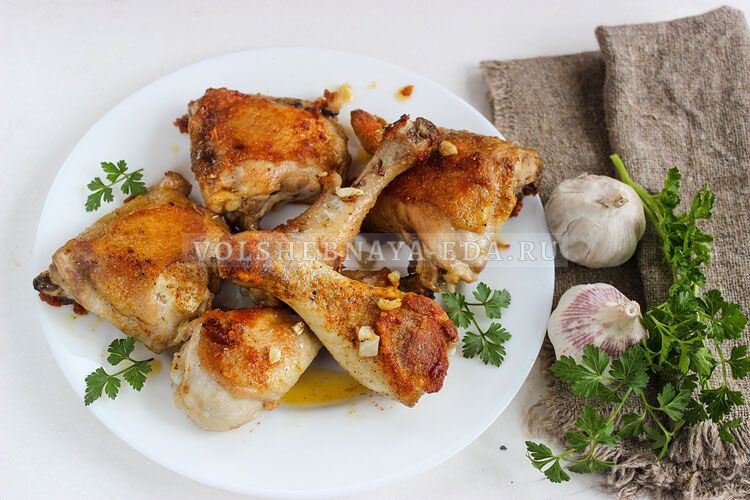 Приготовление хрустящей жареной курицы с чесноком