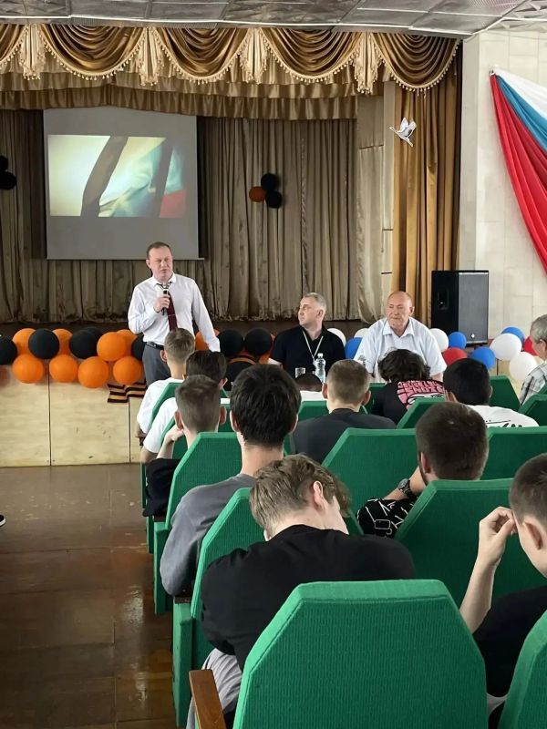 Встреча студентов с представителями ШРКТЭ и Администрации города Шахты: Перспективы службы в Войсках беспилотных систем Встреча студентов с представителями ШРКТЭ и Администрации города Шахты: Перспективы службы в Войсках беспилотных систем