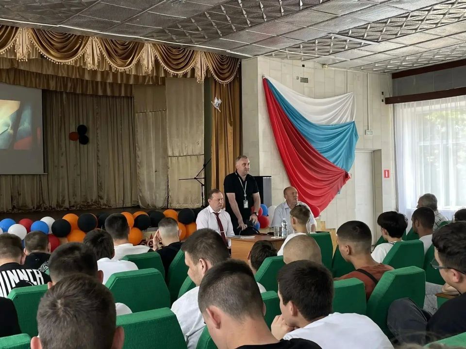 Встреча студентов с представителями ШРКТЭ и Администрации города Шахты: Перспективы службы в Войсках беспилотных систем Встреча студентов с представителями ШРКТЭ и Администрации города Шахты: Перспективы службы в Войсках беспилотных систем