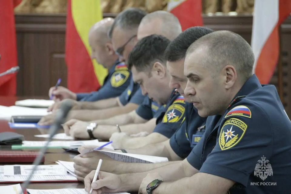 Совет руководителей Южного федерального округа подвел итоги за полугодие Совет руководителей Южного федерального округа подвел итоги за полугодие