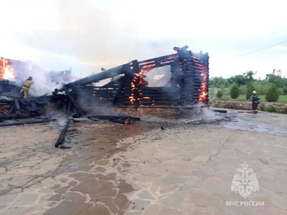 Храм Андрея Первозванного сгорел ночью в Каменске-Шахтинском