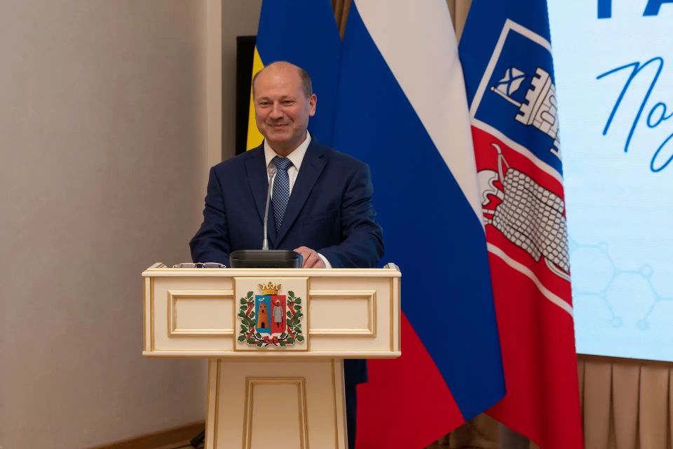 Александр Скрябин: В преддверии Дня медицинского работника вручил городские награды тем, кто посвятил свою жизнь самой благородной профессии - медицинским работникам Александр Скрябин: В преддверии Дня медицинского работника вручил городские награды тем, кто посвятил свою жизнь самой благородной профессии - медицинским работникам