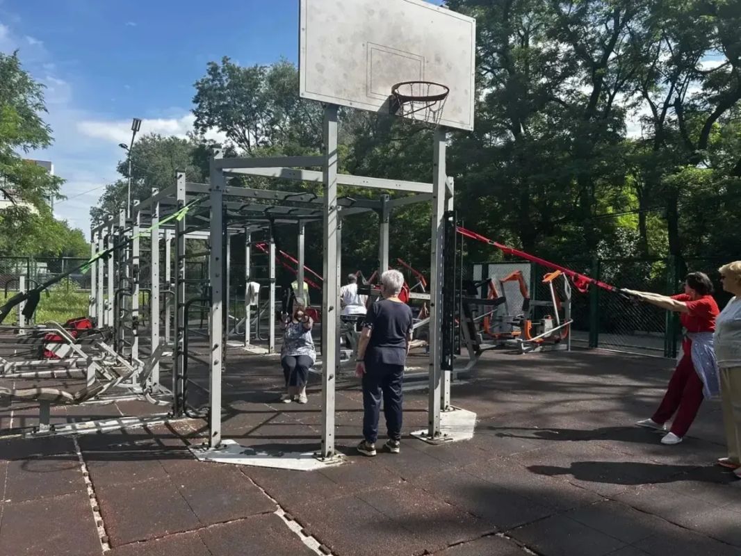 TRX для старшего поколения: в ЦСО Батайска проходят полезные тренировки TRX для старшего поколения: в ЦСО Батайска проходят полезные тренировки