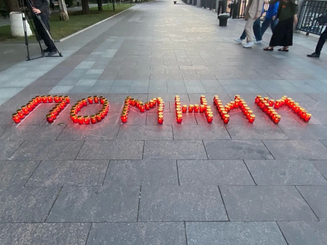 В Ростове-на-Дону сотрудники МЧС России приняли участие в мероприятиях в День памяти и скорби В Ростове-на-Дону сотрудники МЧС России приняли участие в мероприятиях в День памяти и скорби