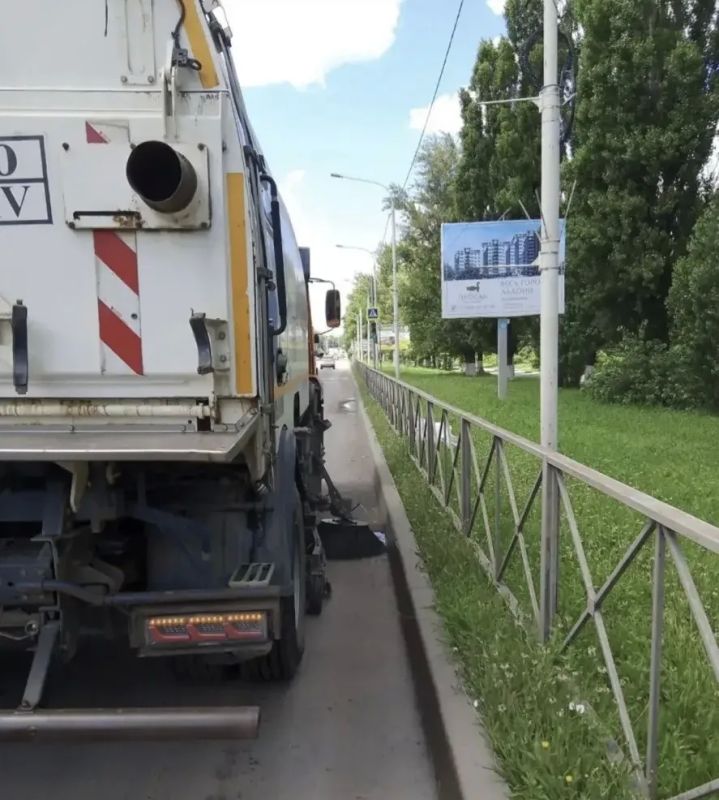 В Новочеркасске продолжаются плановые работы по содержанию и благоустройству улично-дорожной сети В Новочеркасске продолжаются плановые работы по содержанию и благоустройству улично-дорожной сети