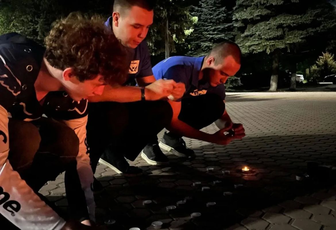 В Батайске прошла акция «Свеча памяти» В Батайске прошла акция «Свеча памяти»