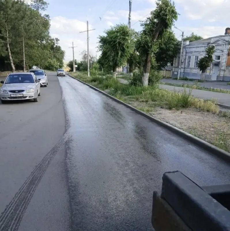 В Новочеркасске продолжаются плановые работы по содержанию и благоустройству улично-дорожной сети В Новочеркасске продолжаются плановые работы по содержанию и благоустройству улично-дорожной сети
