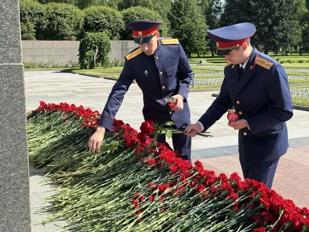 Представители Западного МСУТ СК России почтили память героев Великой Отечественной войны Представители Западного МСУТ СК России почтили память героев Великой Отечественной войны