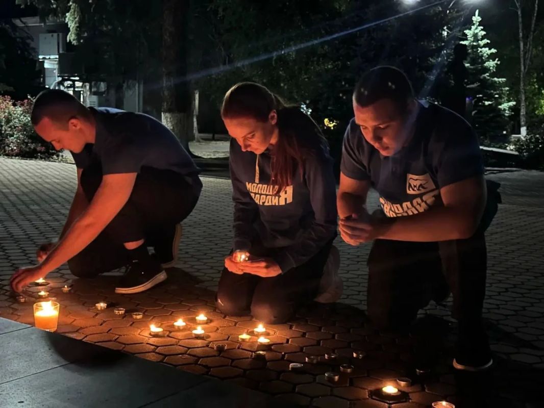В Батайске прошла акция «Свеча памяти» В Батайске прошла акция «Свеча памяти»
