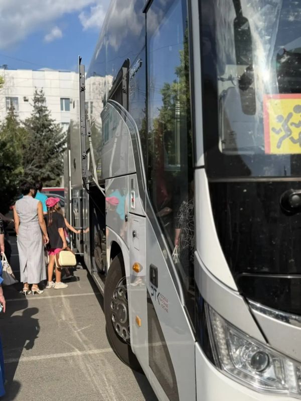87 детей из Батайска отправились на летний отдых 87 детей из Батайска отправились на летний отдых