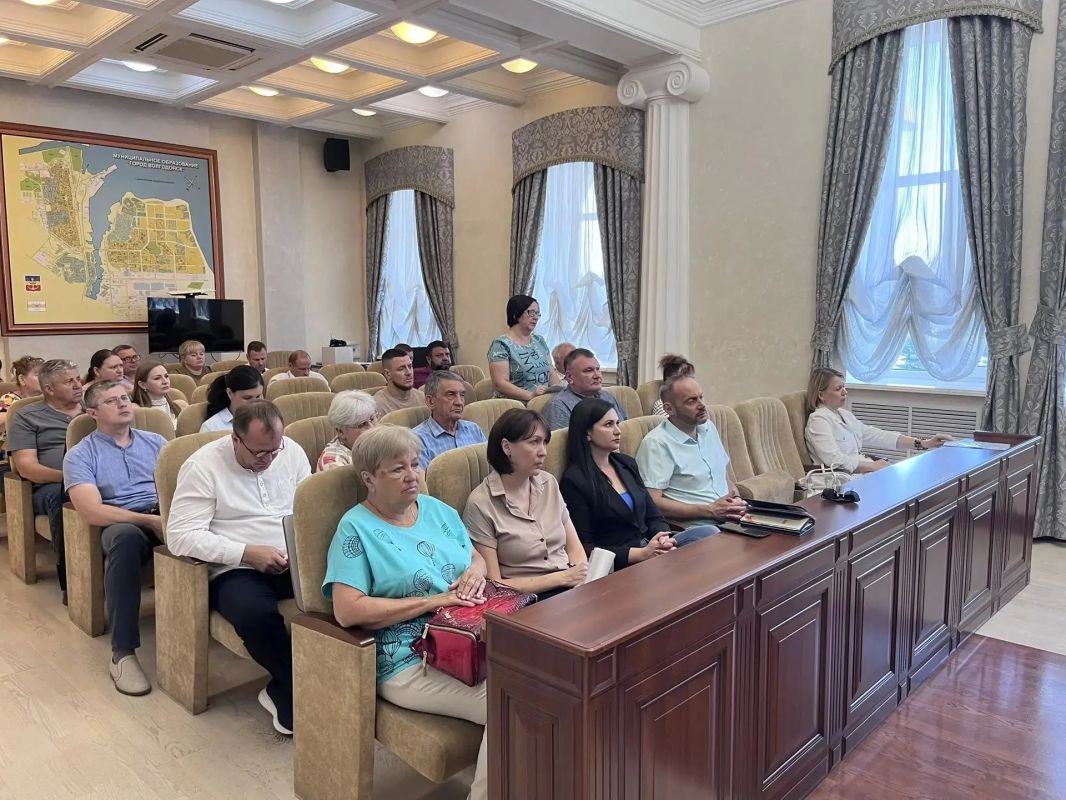 Заместитель главы Администрации Волгодонска по городскому хозяйству Андрей Журавлев провел совещание по подготовке жилого фонда, соцобъектов и инженерных сетей к отопительному сезону Заместитель главы Администрации Волгодонска по городскому хозяйству Андрей Журавлев провел совещание по подготовке жилого фонда, соцобъектов и инженерных сетей к отопительному сезону
