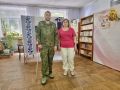 В библиотеке имени Антона Чехова состоялась встреча волонтеров из клуба скандинавской ходьбы «СОЮЗ-НовоХод» с участником специальной военной операции Иваном Герасимовым, которая проходила в формате живой беседы