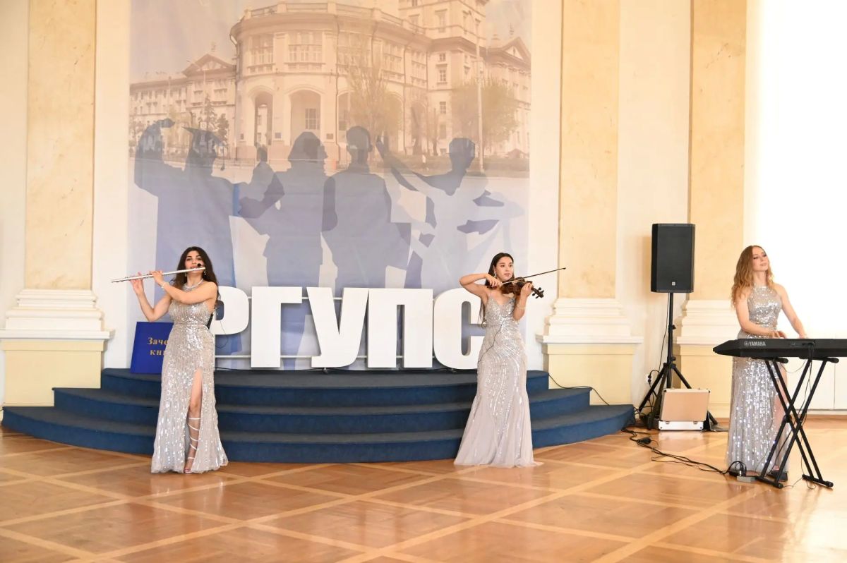 727 выпускников РГУПС получили дипломы с отличием