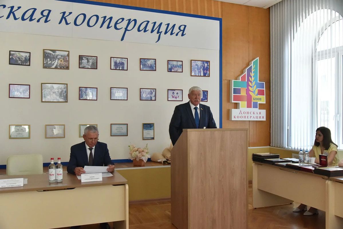 Заместитель Председателя Законодательного Собрания Ростовской области – председатель комитета по аграрной политике Вячеслав Василенко поздравил работников потребительской сельхозкооперации с Международным днем кооперативов Заместитель Председателя Законодательного Собрания Ростовской области – председатель комитета по аграрной политике Вячеслав Василенко поздравил работников потребительской сельхозкооперации с Международным днем кооперативов