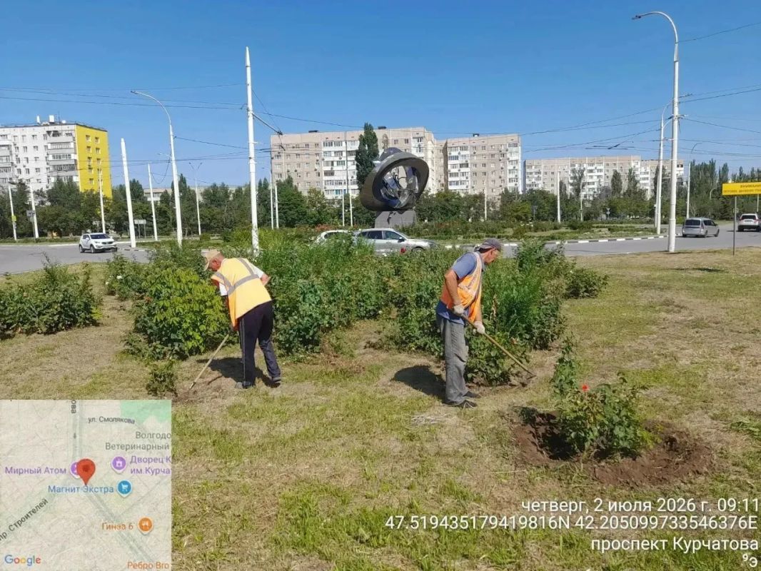 Коммунальные службы Волгодонска ежедневно приводят в порядок дороги, скверы и дворы Коммунальные службы Волгодонска ежедневно приводят в порядок дороги, скверы и дворы