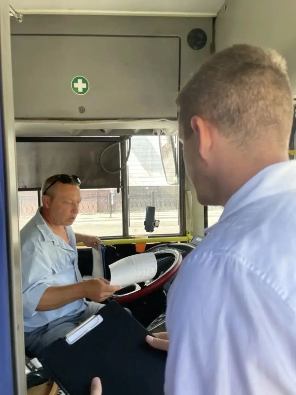 Александр Скрябин: По моему поручению специалисты Департамента транспорта совместно с представителями перевозчиков ежедневно проводят проверку работы систем кондиционирования воздуха в ростовских автобусах Александр Скрябин: По моему поручению специалисты Департамента транспорта совместно с представителями перевозчиков ежедневно проводят проверку работы систем кондиционирования воздуха в ростовских автобусах