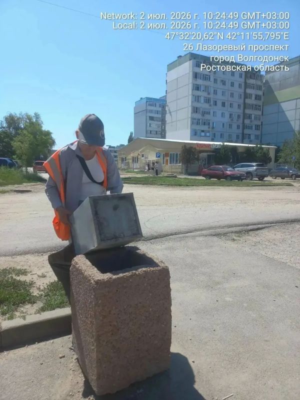Коммунальные службы Волгодонска ежедневно приводят в порядок дороги, скверы и дворы Коммунальные службы Волгодонска ежедневно приводят в порядок дороги, скверы и дворы