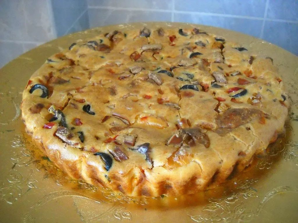 Ленивая пицца с грибами и колбасой: быстро и вкусно для любого случая