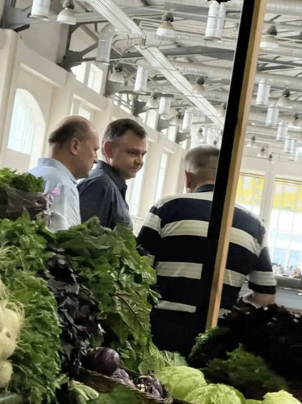 В субботу на Центральном рынке заметили губернатора Юрия Слюсаря и главу Ростова Александра Скрябина