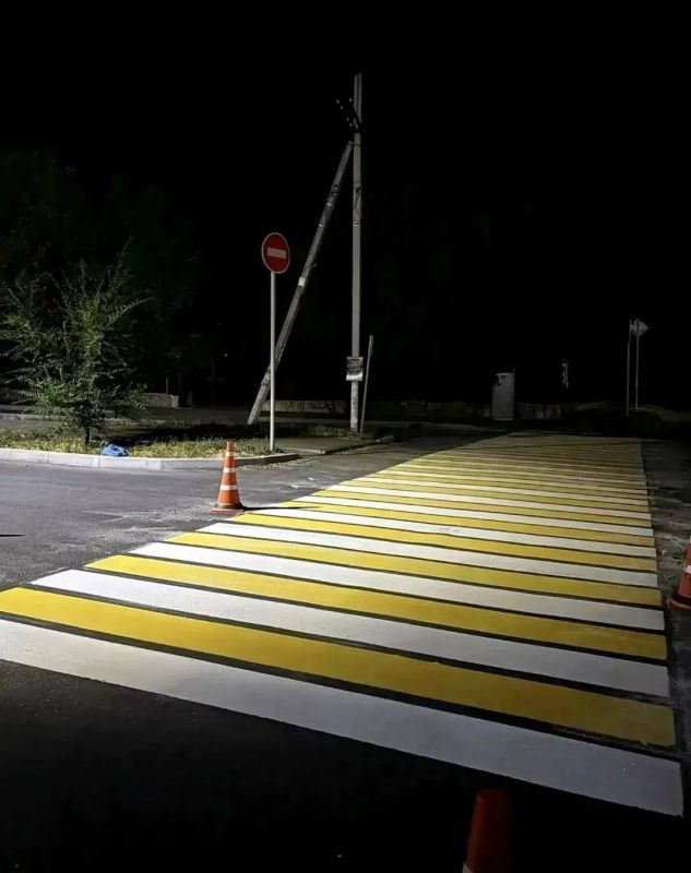 Активно продолжаются мероприятия по приведению в порядок дорожного покрытия — подрядные организации ведут ремонт на ключевых участках, чтобы сделать передвижение по городу комфортнее и безопаснее