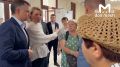 Губернатор приехал в ПВР, куда эвакуировались 44 таганрожца после обстрела ВСУ