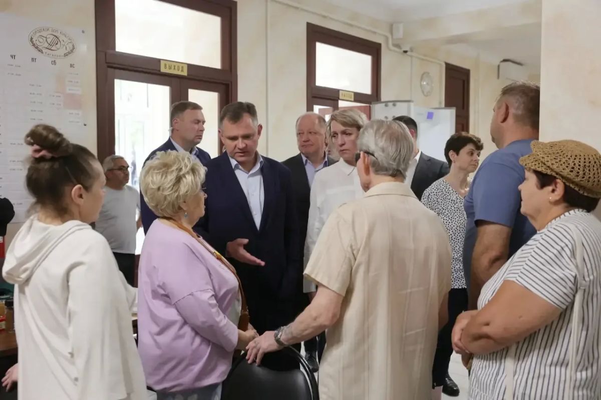 Юрий Слюсарь: Выехал в Таганрог на место ночной массированной воздушной атаки Юрий Слюсарь: Выехал в Таганрог на место ночной массированной воздушной атаки