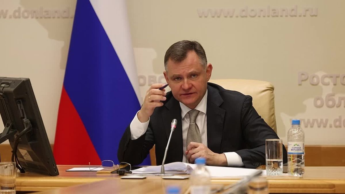 Перед АЗС на выделенных полосах для общественного транспорта в Ростове и других муниципалитетах должны отключить или отрегулировать камеры фотовидеофиксации, которые выписывают штрафы водителям, пока они стоят в очередях за...