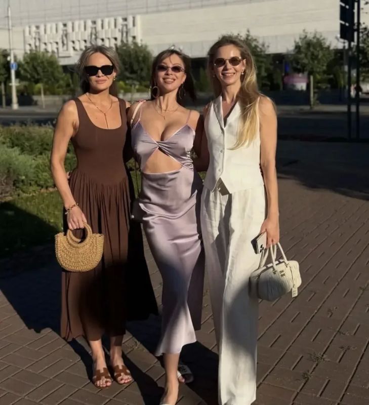 Полина Диброва познакомила Романа Товстика со своей семьёй