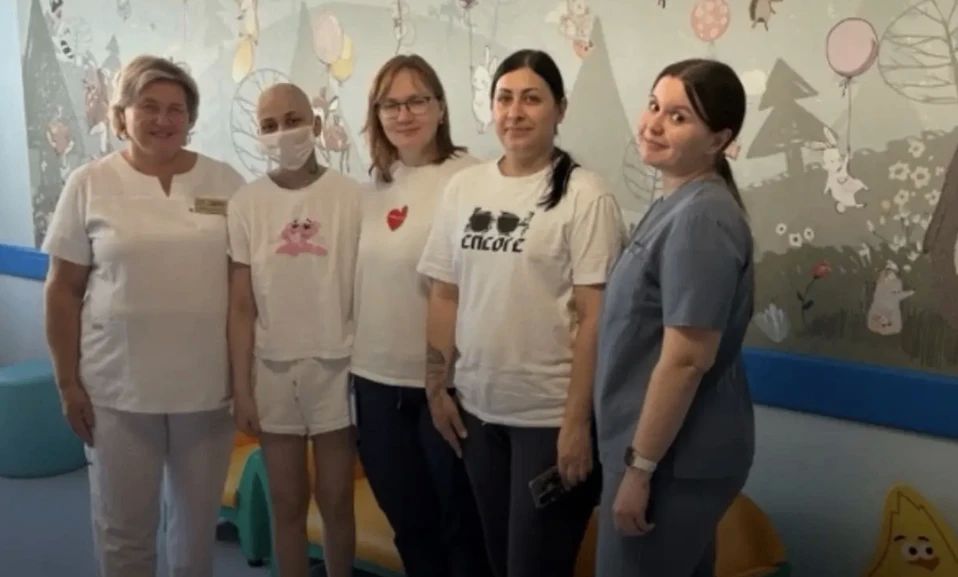 Двум юным пациентам - с рецидивом лимфомы Ходжкина и лимфомой Беркитта - в детской РОКБ провели сложнейшую высокотехнологичную процедуру - пересадку собственных стволовых клеток