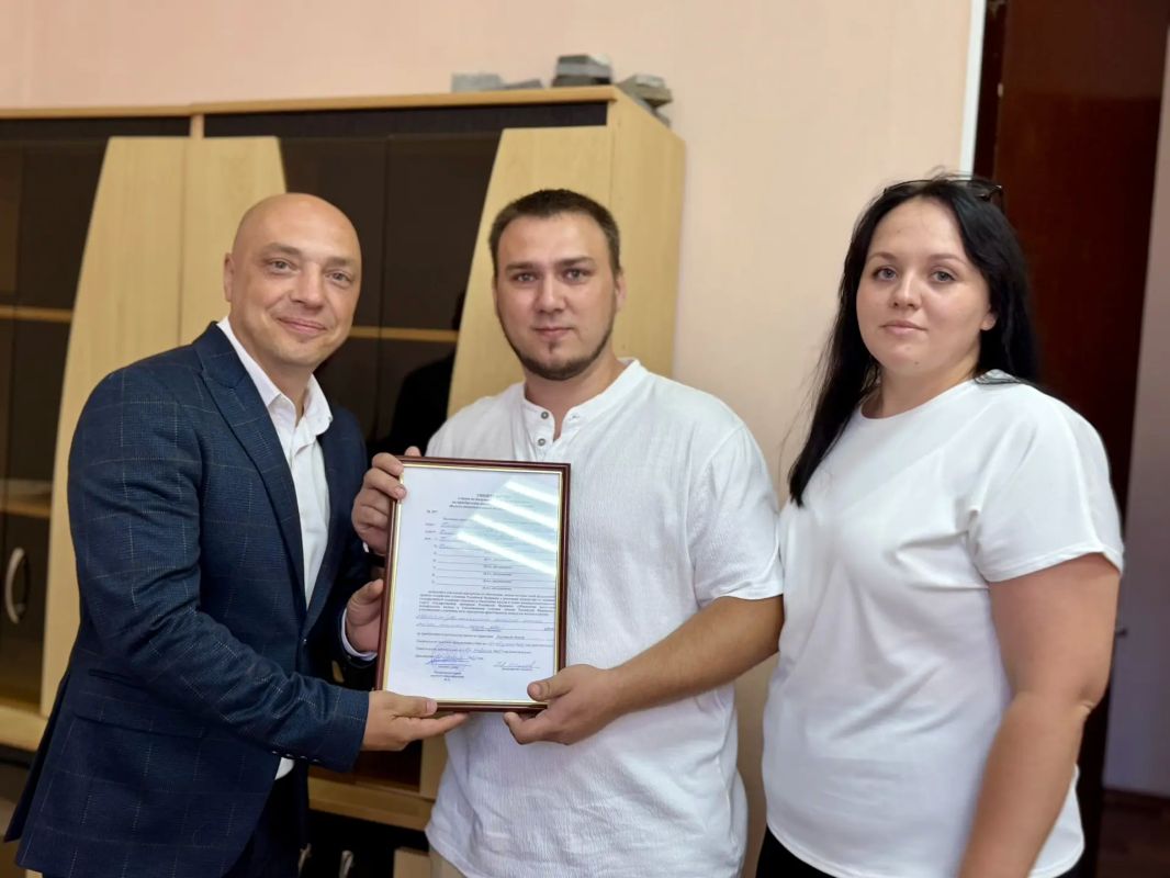 В администрации Новочеркасска состоялась торжественная церемония вручения свидетельств на получение социальной выплаты для приобретения или строительства жилья В администрации Новочеркасска состоялась торжественная церемония вручения свидетельств на получение социальной выплаты для приобретения или строительства жилья