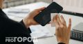 Как влажные салфетки могут испортить экран вашего смартфона
