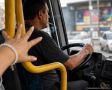 «Чуть не упала, а водитель курил»: ростовчанка пожаловалась на поездку в автобусе №83